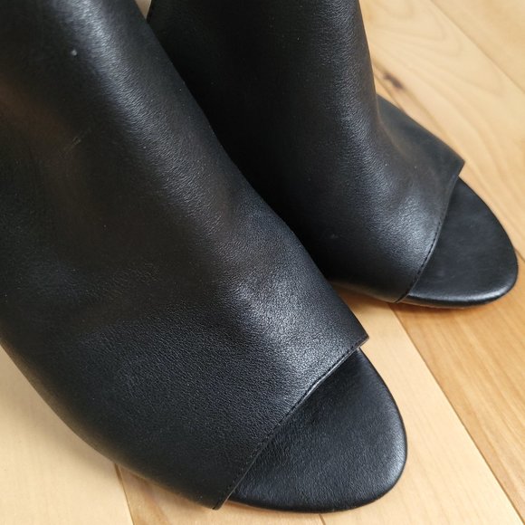 Vince Camuto  "Adaren" Heeled Sandal - Size 9 - Picture 7 of 9